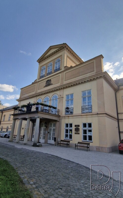 Svadba sa konala v okrese Nové Zámky Poľovnícky kaštieľ Palárikovo na svadbe hral DJ MARK 